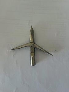 УКРАИНА Трехгранный 2 флажка сталь короткий